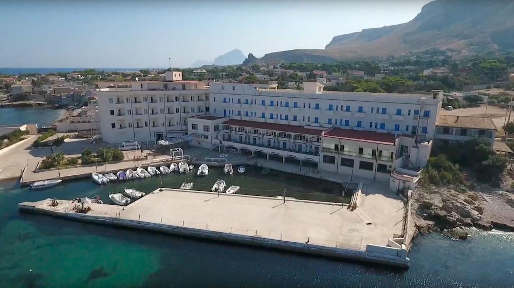 Hotel Tirreno Ериче Екстер'єр фото