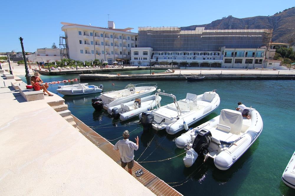 Hotel Tirreno Ериче Екстер'єр фото